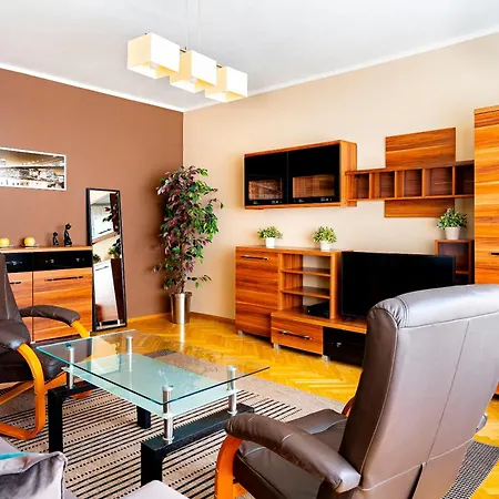 Lewicka Street And Comfy Flat Apartman