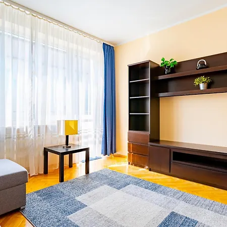 Lewicka Street And Comfy Flat Apartman *